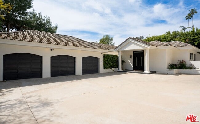 Building Photo - 1605 Loma Vista Dr