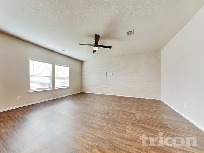 Building Photo - 127 Simon