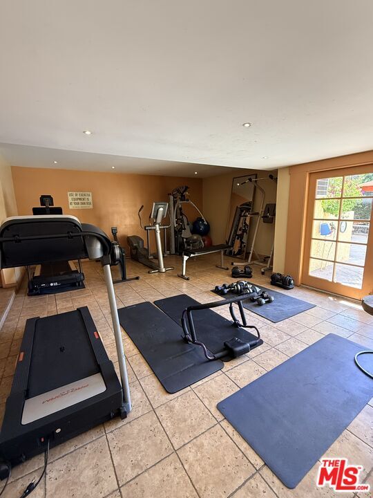 Building Photo - 5257 Radford Ave