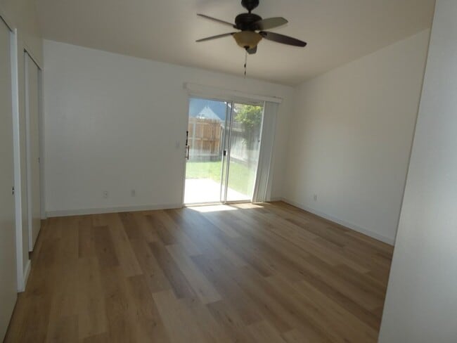 Building Photo - Light and Welcoming in Regency Estates