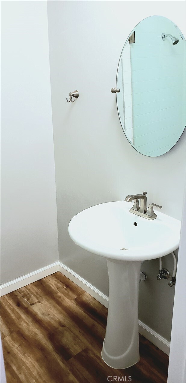 Building Photo - 5400 Newcastle Ave