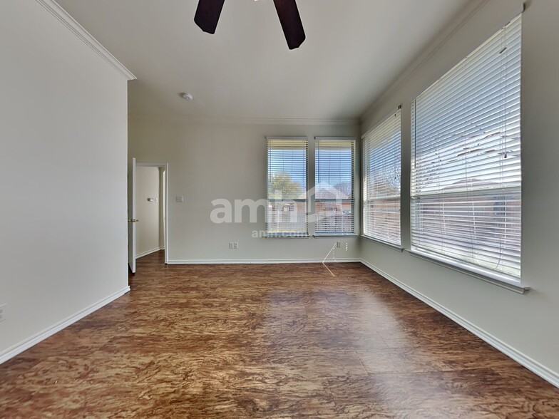 Building Photo - 8601 Lariat Cir