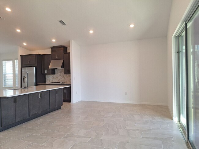 Building Photo - BRAND NEW ARDISIA PARK HOME-2000+ SQ FEET !