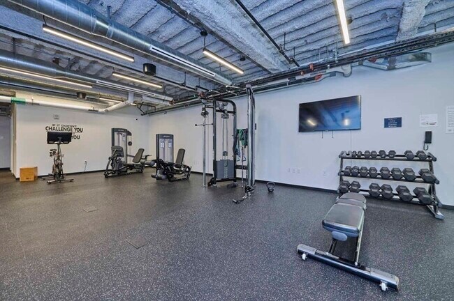 Building Photo - 16 W Broadway