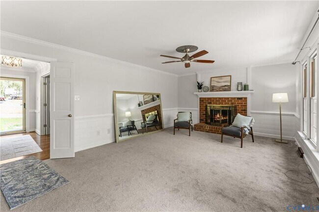 Building Photo - Spacious 5 Bedroom Home for Rent – Great Location!
