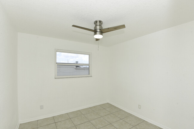 Building Photo - 436 Auburn Dr