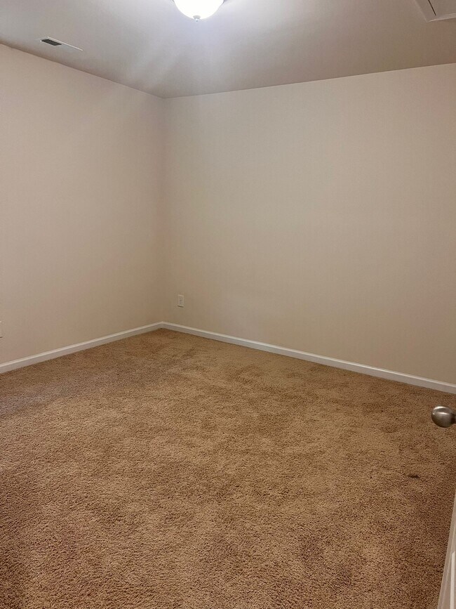 Building Photo - 151 Blossom Ridge Dr