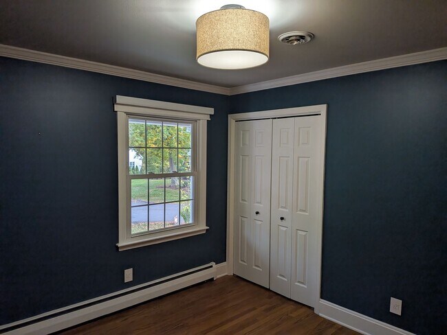 Building Photo - Gorgeous 4 Bed, 3 Bath House for Rent in Menands!