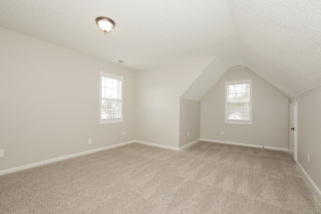 Building Photo - 2412 Damascus Dr