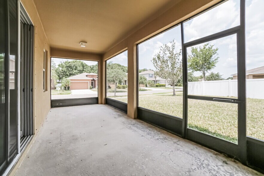 Building Photo - 402 Blakely Ct