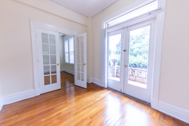 Living Room - Belvedere House Apartments