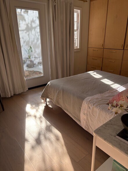 afternoon light - 607 S Beachwood Dr