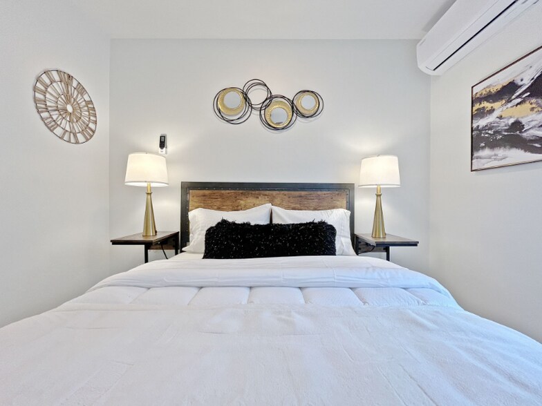 Building Photo - 5288 Santa Margarita St