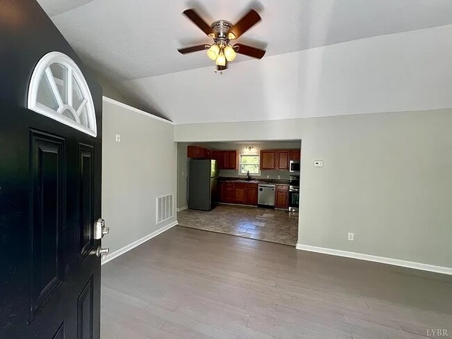 Building Photo - 207 V.E.S. Rd