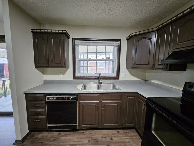 Building Photo - 3403 N Hartman Dr