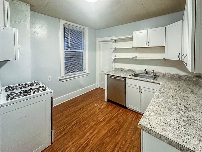 Building Photo - 1244 Hillsdale Ave