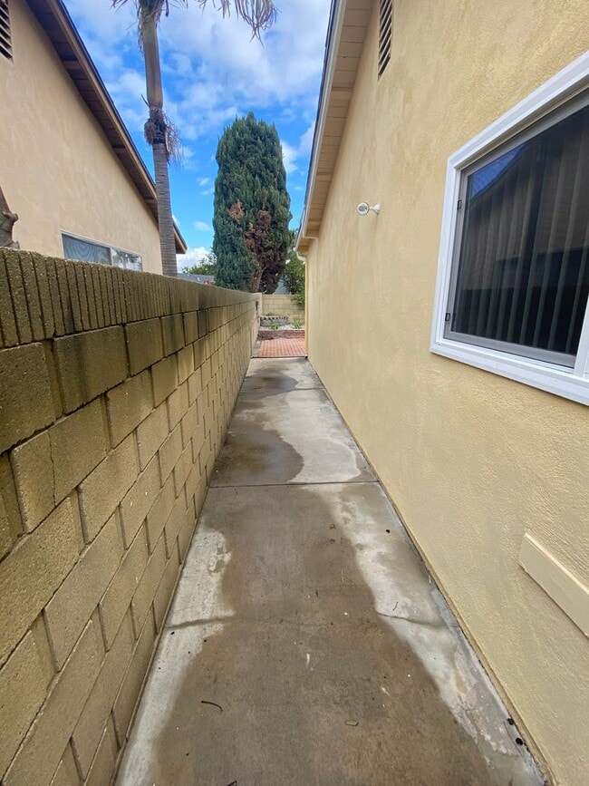 Building Photo - Harbor City- Single Family Home