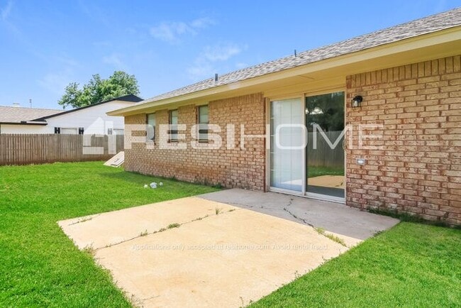 Building Photo - 504 N Avery Dr