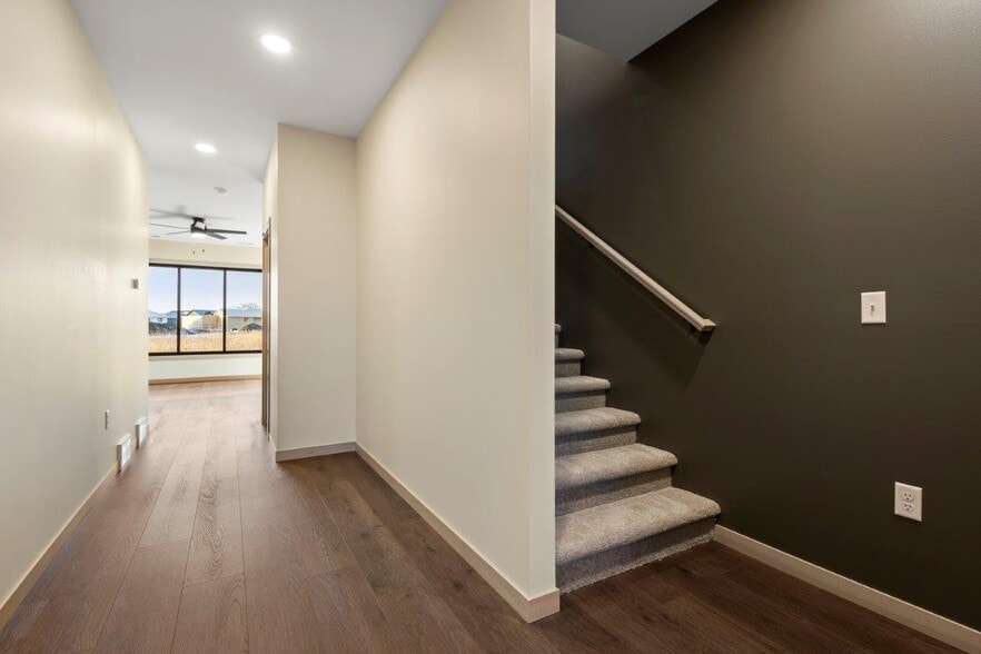 Building Photo - 2324 Sweetgrass Dr