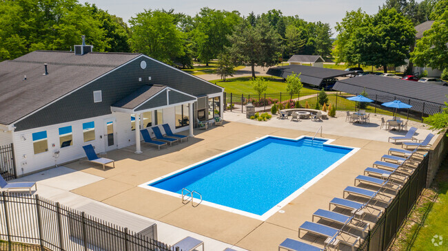 Pool/Fire Pit/Grilling Area - The Fountains