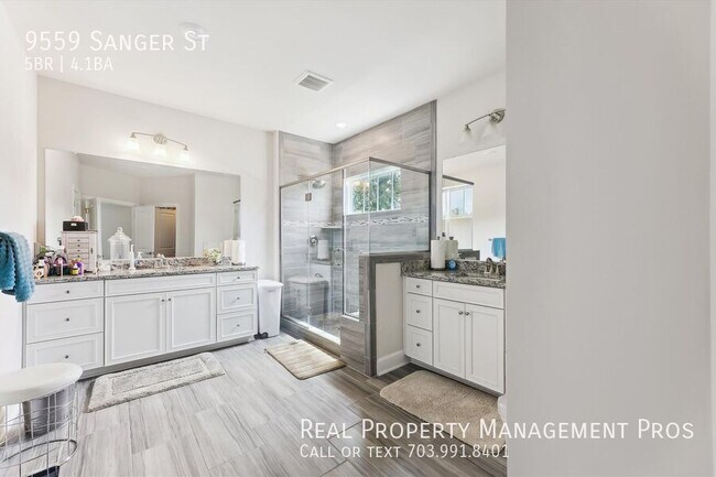 Building Photo - 9559 Sanger St