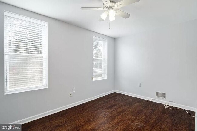 Building Photo - 1737 Edgley St
