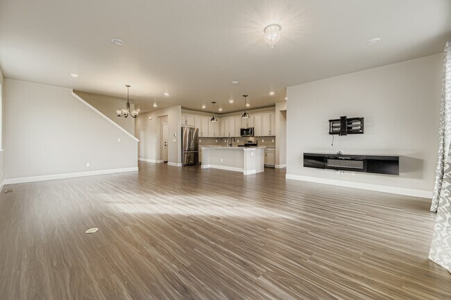 Building Photo - 18281 Grosbeak Pl