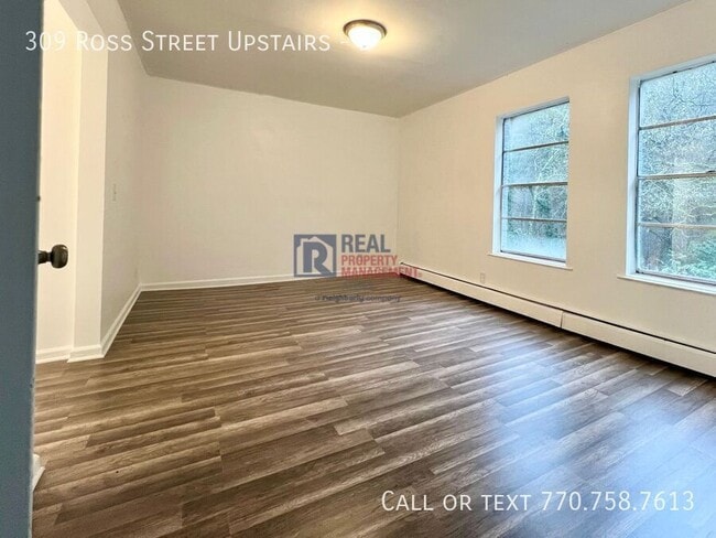 Building Photo - 309 Ross St NE