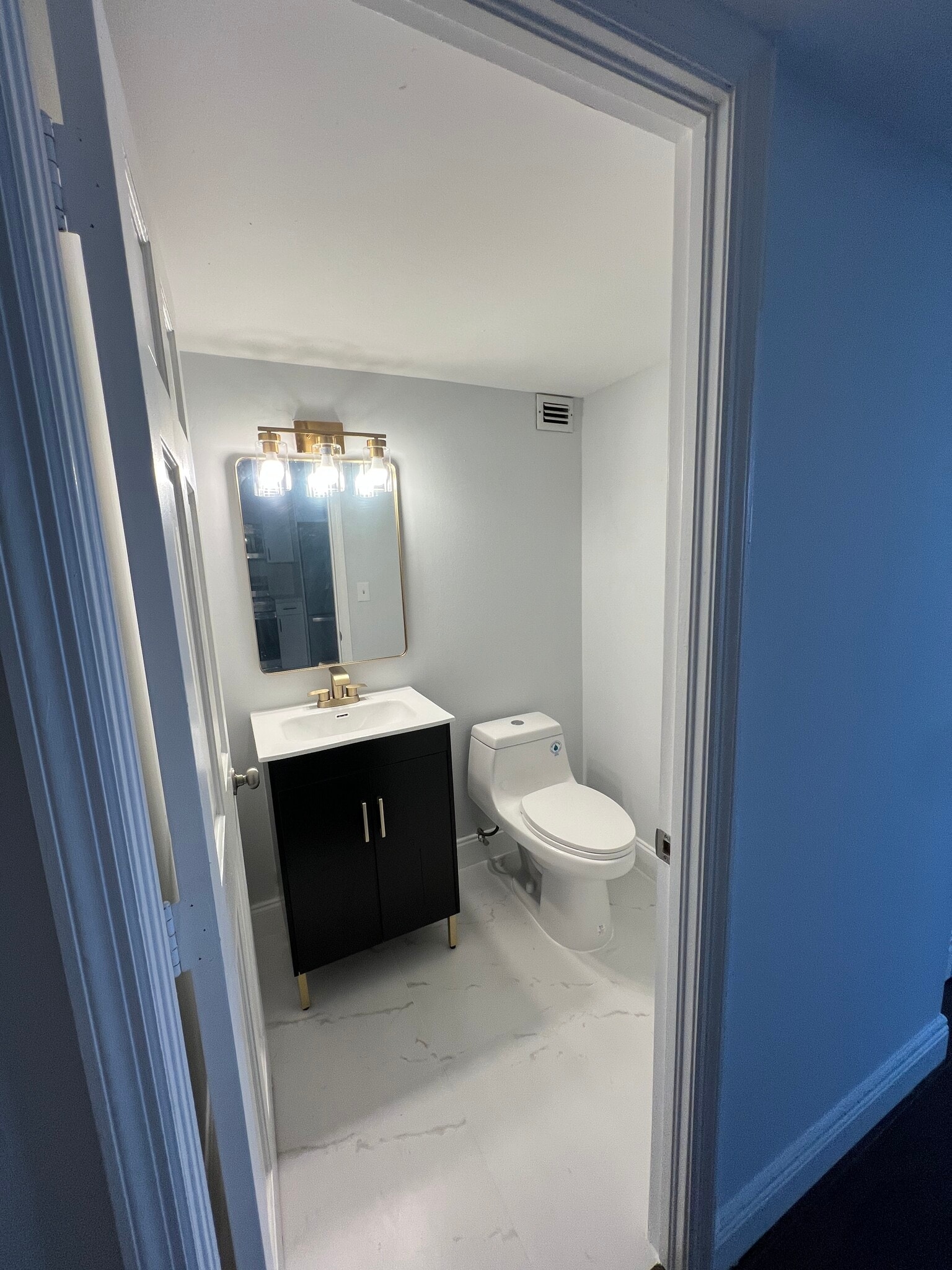 Building Photo - 1865 Brickell Ave