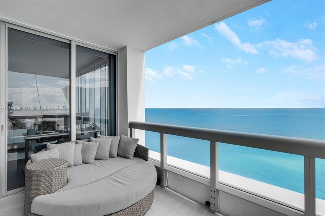 Primary Photo - 6899 Collins Ave