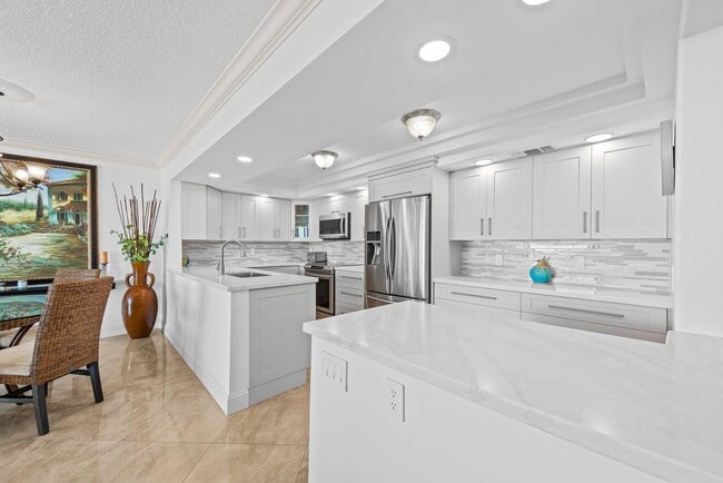 Building Photo - 3009 S Ocean Blvd