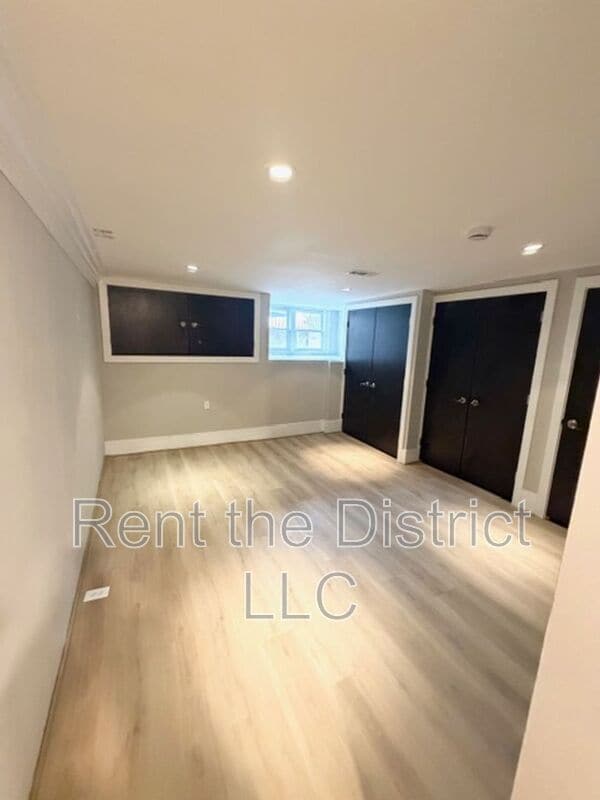 Building Photo - 1716 V St NW