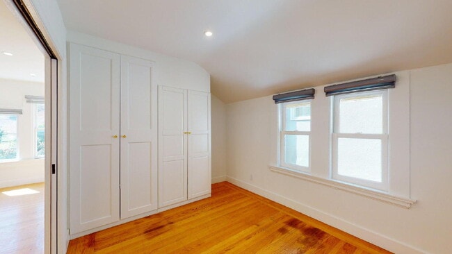 Building Photo - Elegant & Updated 2BR / 1BA Apartment with Beautiful City Views — Corona Heights