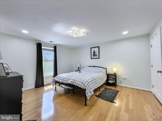 Building Photo - 3215 Katewood Ct