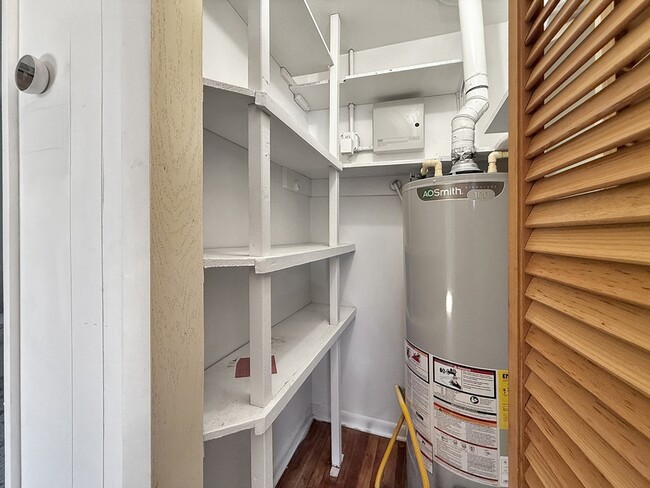 Building Photo - 4517 S Hesperides St