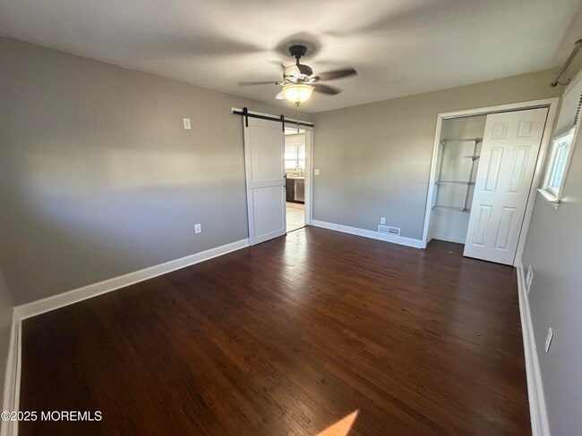 Building Photo - 710 Dow Ave