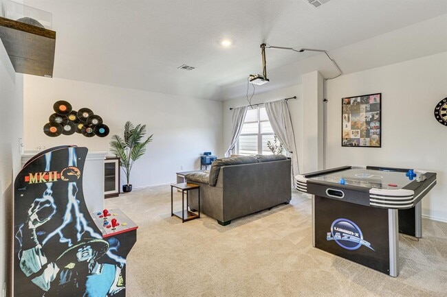 Building Photo - 10701 Steinbeck Dr