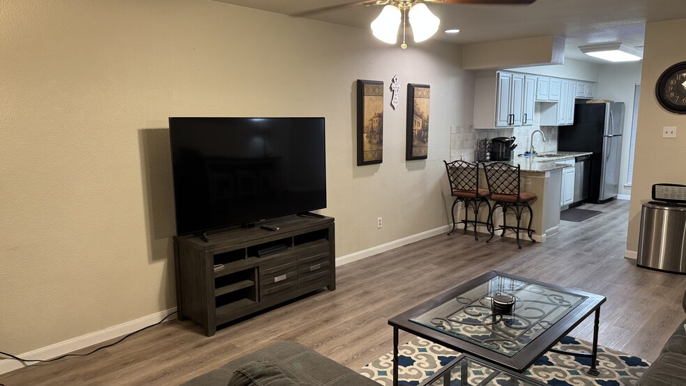 Living Room/Kitchen - 356 W Harwood Rd