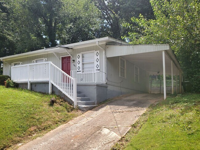 Building Photo - Fantastic 3/1 Bungalow Near Langford Park ...