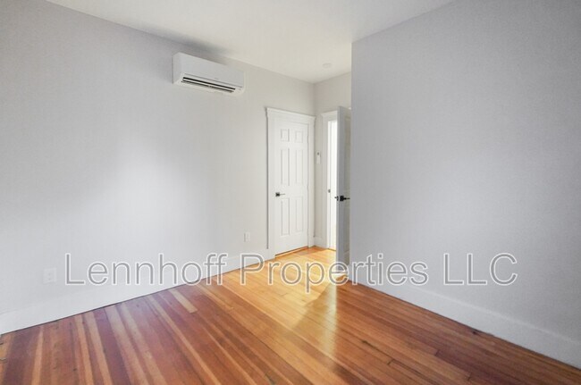 Building Photo - 28 Clark St