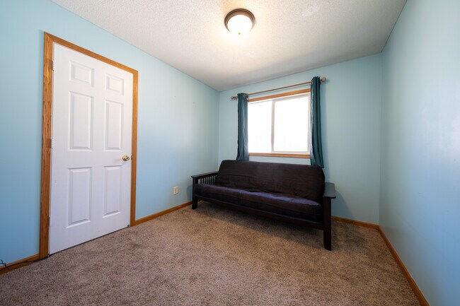 Building Photo - 8001 Vincent Cir N