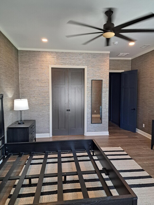 Building Photo - 7085 Fain Park Dr