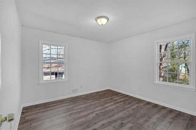 Building Photo - 2080 Bluffton Way