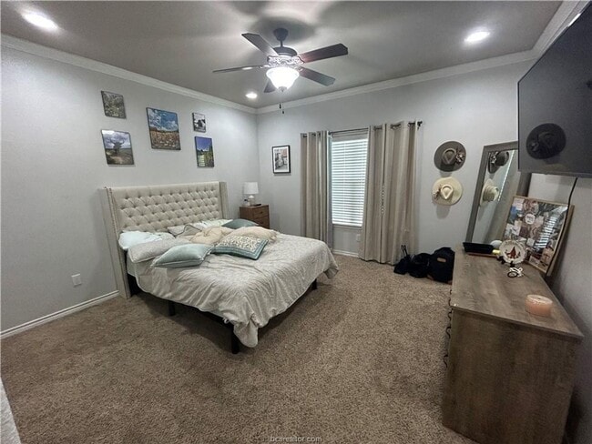 Building Photo - AUGUST MOVE IN!! Beautiful 3 Bedroom Townhome Available for Lease!