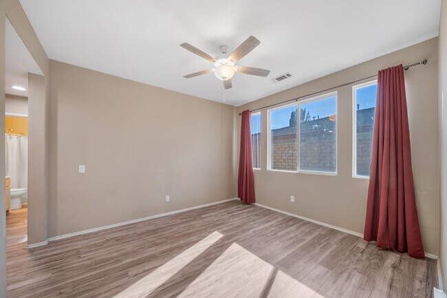 Building Photo - 79910 Camden Dr