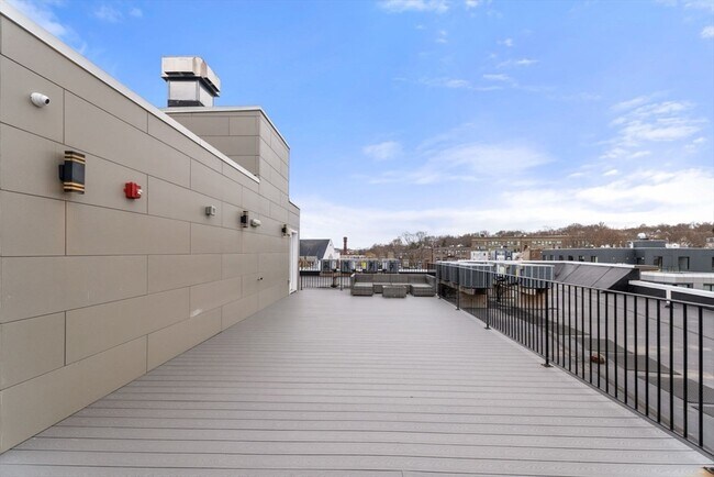 Building Photo - 1457 Tremont St