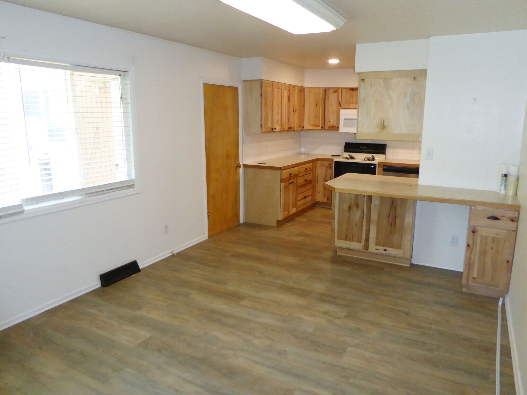 Building Photo - 1040 Ponderosa Dr