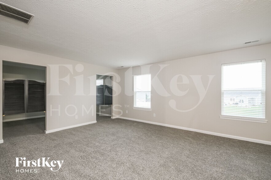 Building Photo - 1536 Maplewood Ln