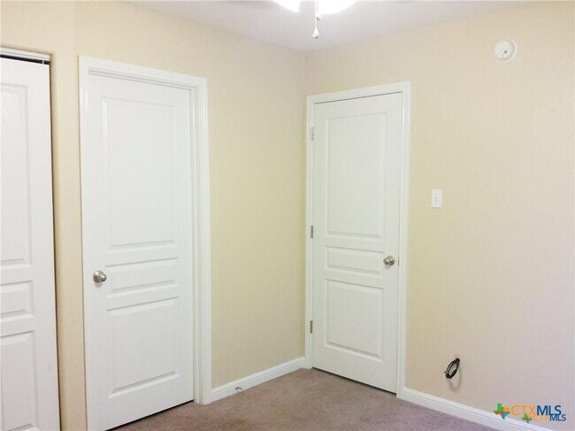 Building Photo - 112 Rush Haven