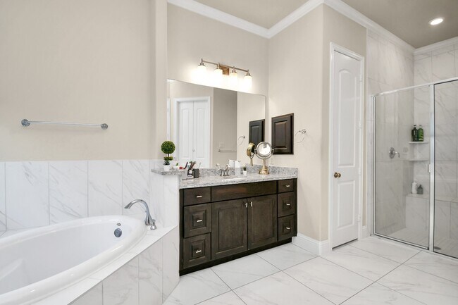 Building Photo - 16906 Dalgety Ct